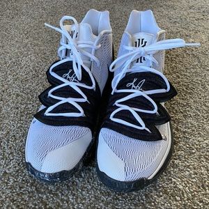 Basketball Shoes 🏀